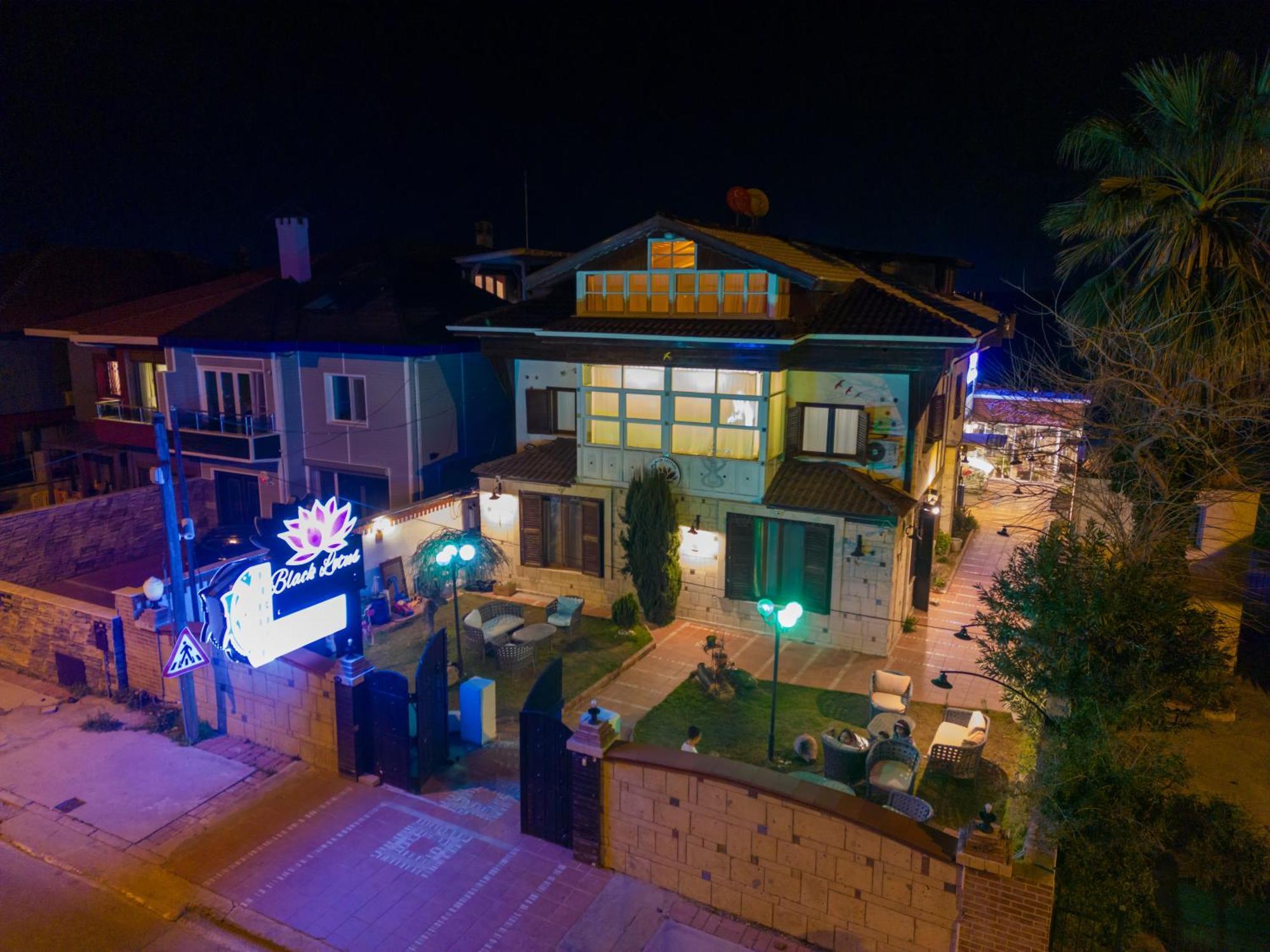 Hotel Black Lotus İzmir Extérieur photo