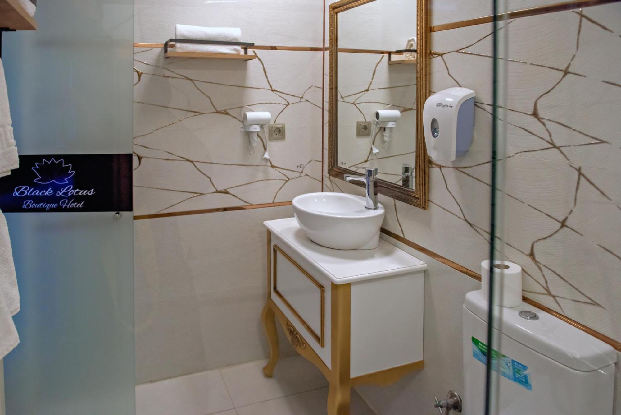 Hotel Black Lotus İzmir Extérieur photo